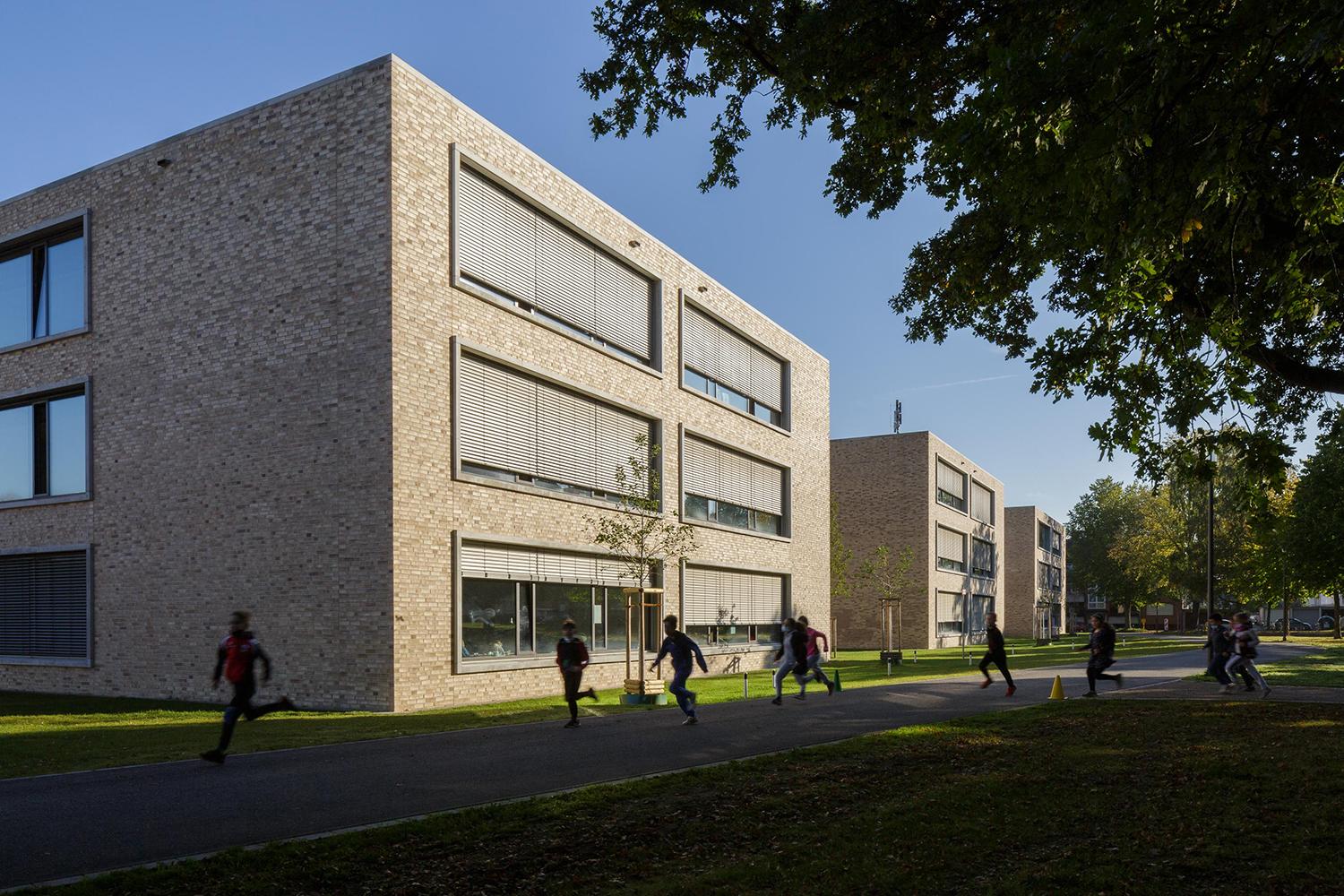 Gesamtschule Lippstadt, dreiteiliger Klassentrakt
