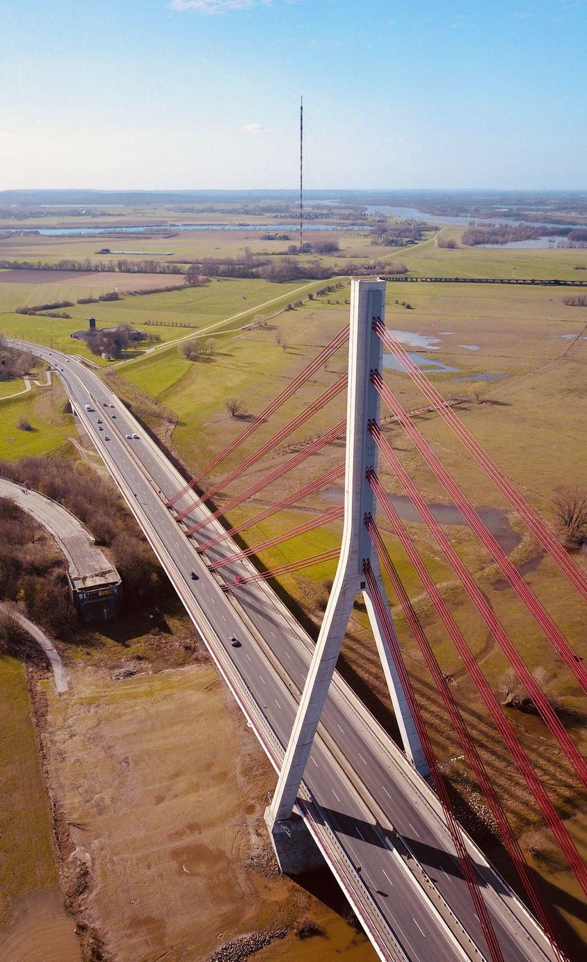 Rheinbrücke Wesel aus der Luft