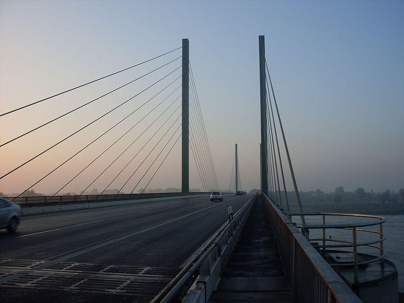 Brückendeck der Rheinbrücke Rees-Kalkar