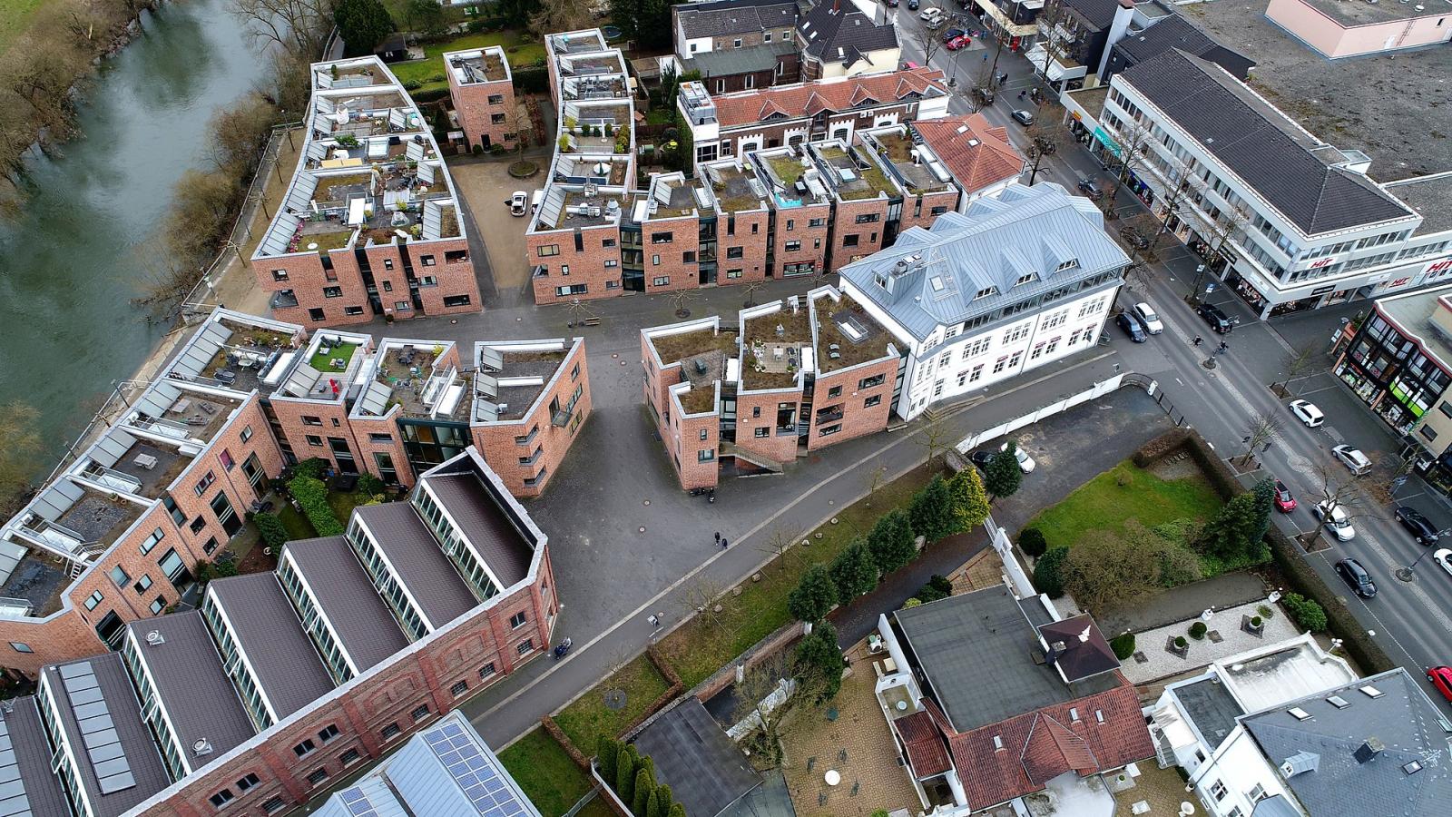 Luftbild Quartier Chronos mit Chronos Platz und ehemaligem Fabrik- sowie Verwaltungsgebäude
