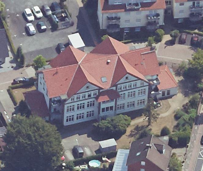 Schrägluftbild von Westen, Alte Schule