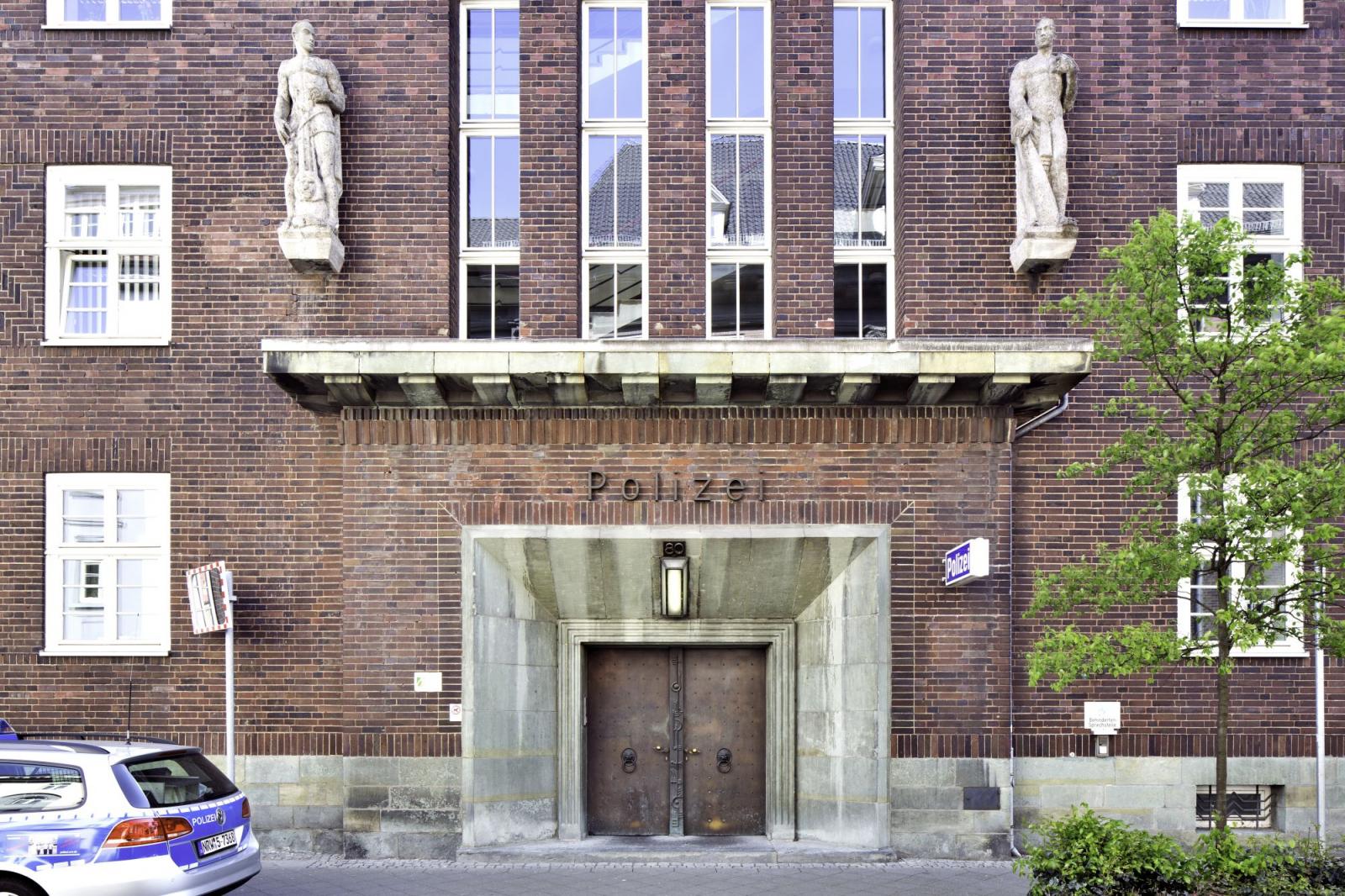 Polizeipräsidium Hamm, Eingang Hohe Straße