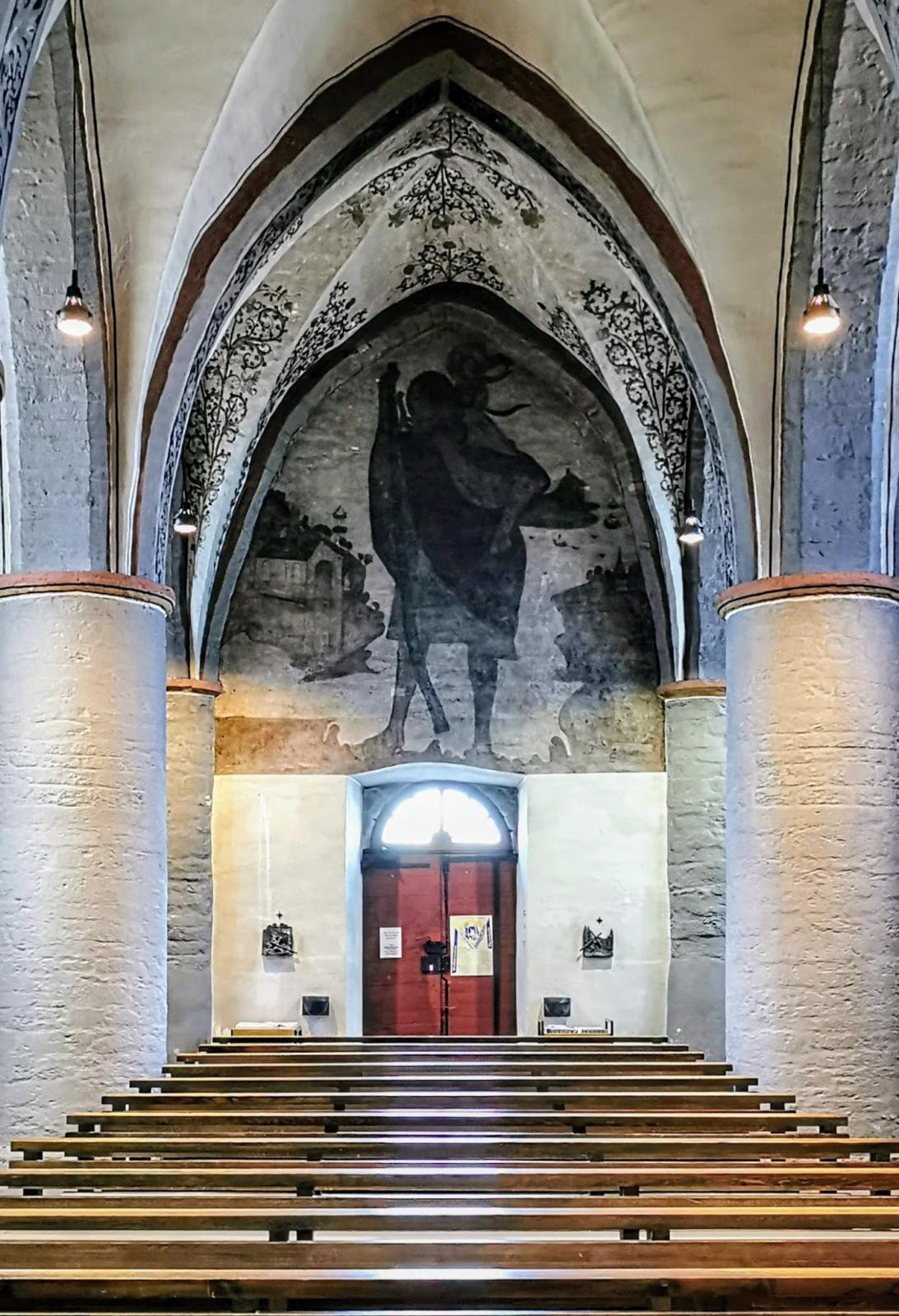 Blick zum Eingang mit Christopherusbild