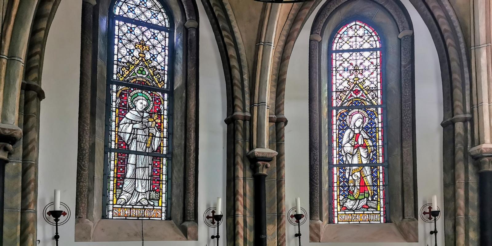Glasfenster in der Markuskapelle Altenberg