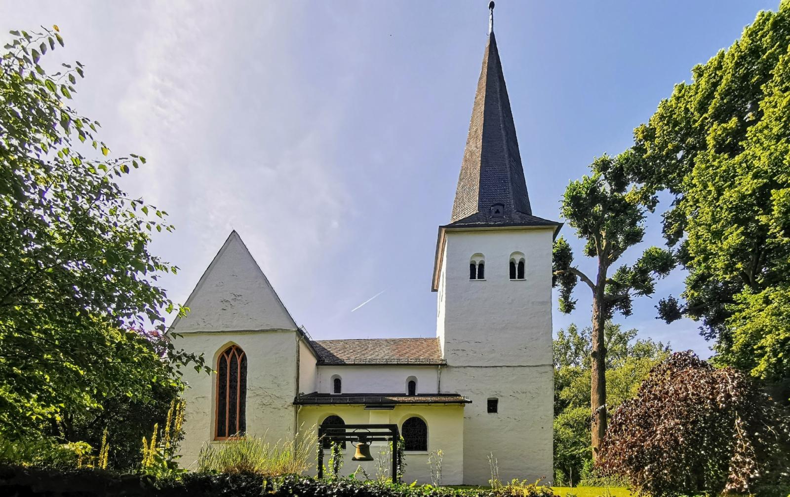 Ev. Kreuzkirche Bergneustadt-Wiedenest, Nordansicht