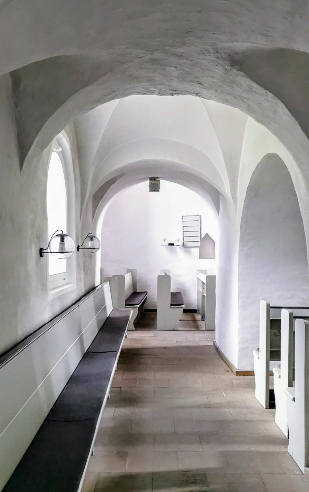 Blick ins Seitenschiff