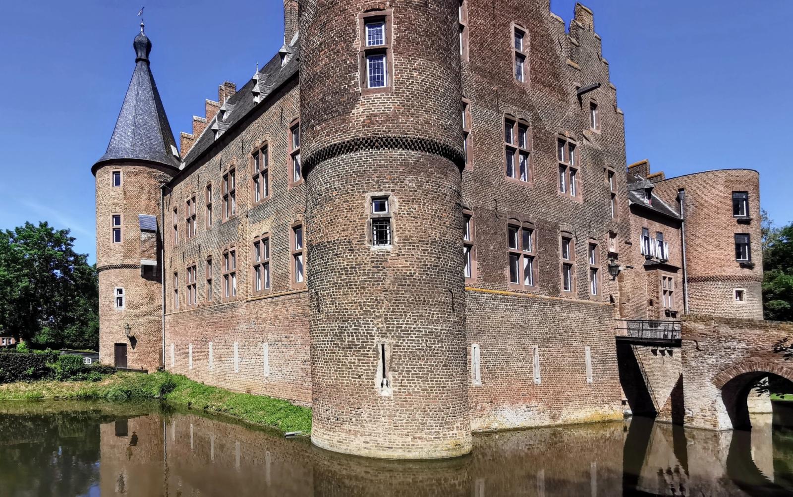 Burg Konradsheim, Eckansicht