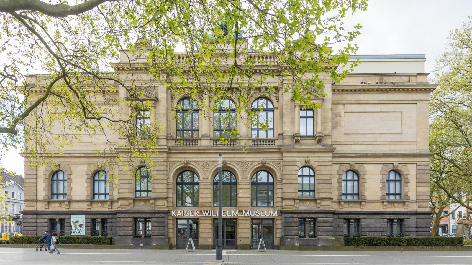 Hauptansicht am Joseph-Beuys-Platz