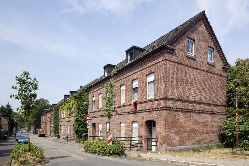 Backsteinhäuser an der Parallelstraße