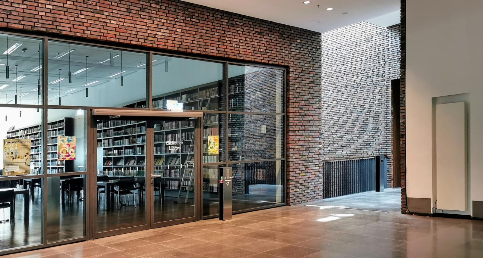 Bibliothek im Kulturquartier am Neumarkt
