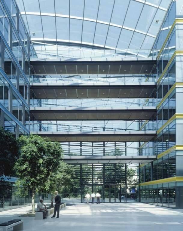 Spherion Atrium mit Tageslicht & frisch, natürliche Luft