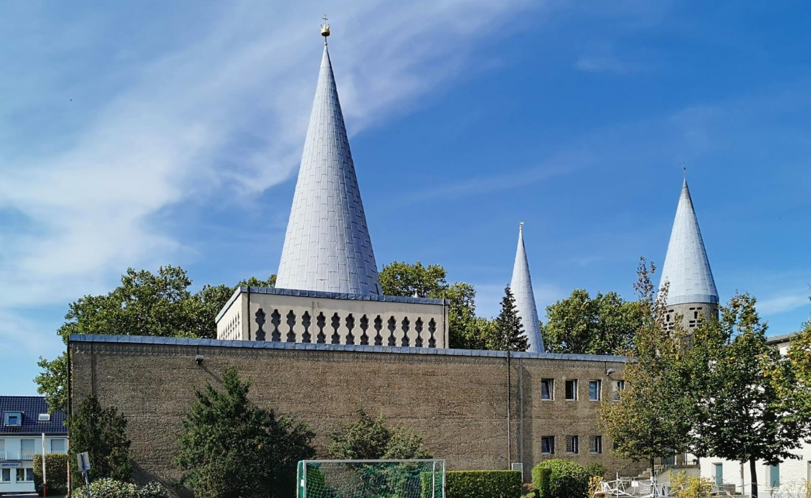 Außenansicht Herz-Jesu-Kirche Schildgen