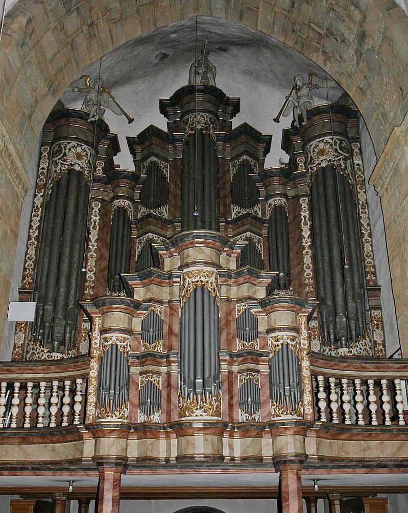 Blick auf die Orgel