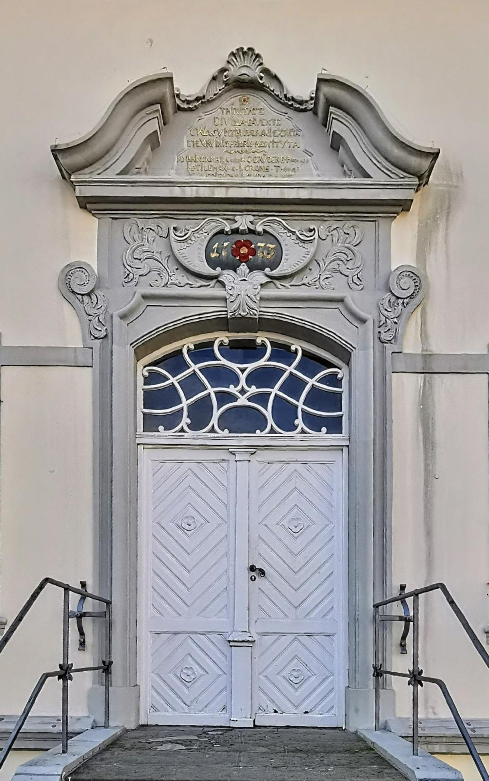 Eingangsportal des Rathauses