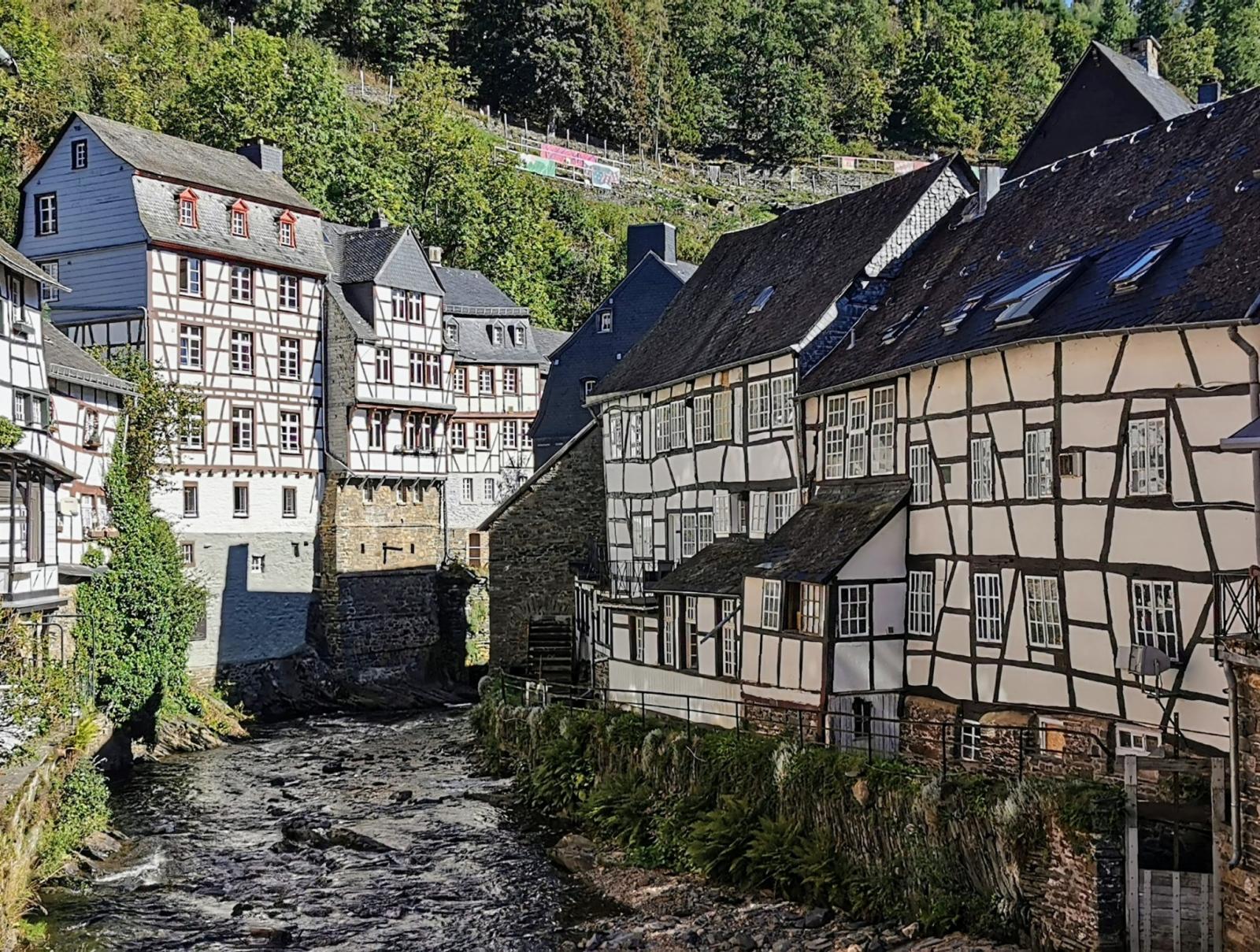 Fachwerkhäuser an der Rur in Monschau