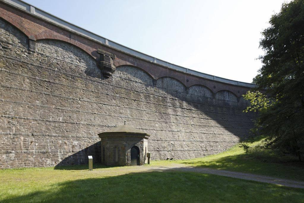Staumauer Eschbachtalsperre 