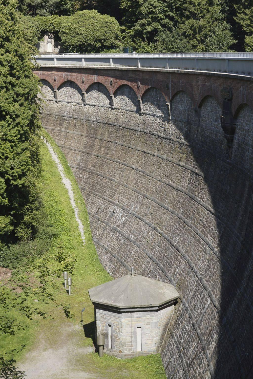 Staumauer Eschbachtalsperre 