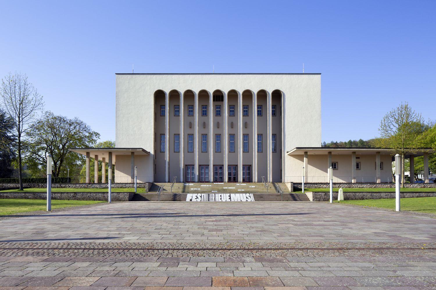 Frontfassade Rudolf-Oetker-Halle