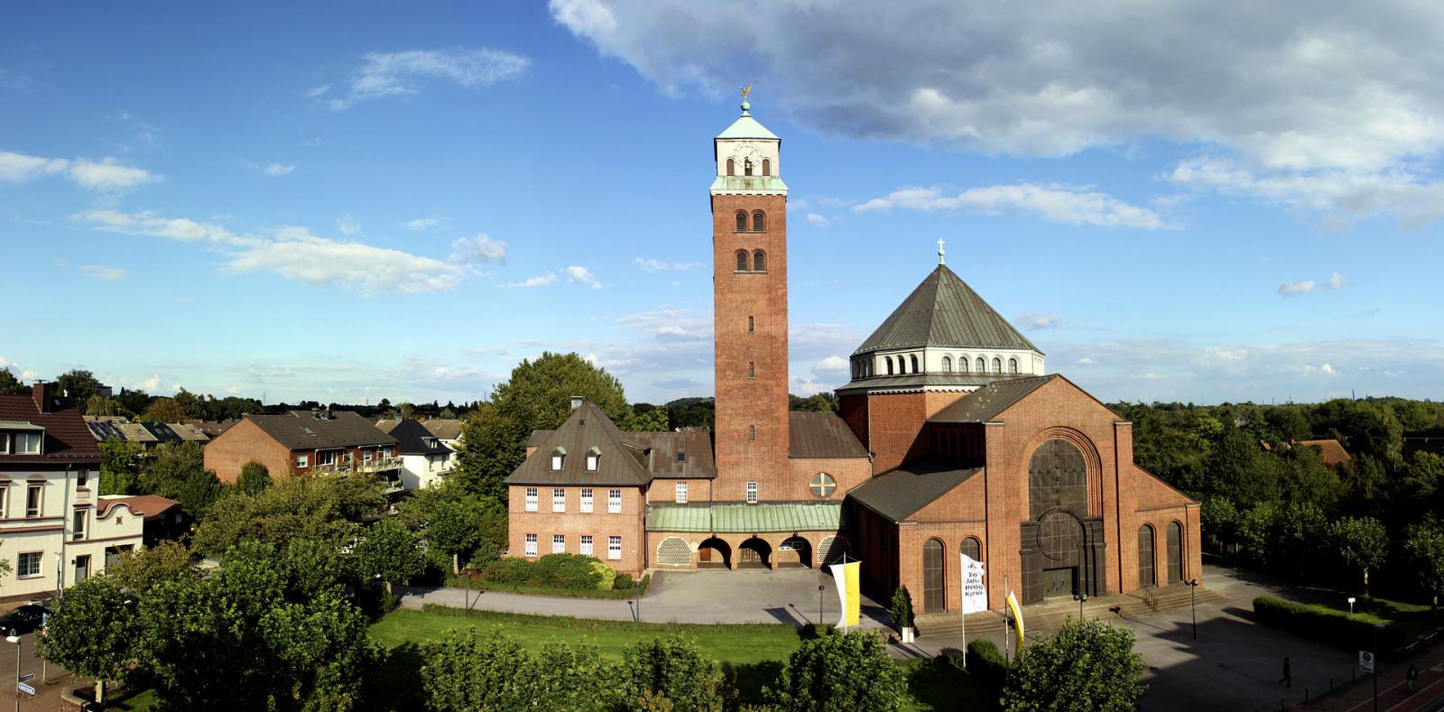 Gesamtansicht Heilig-Kreuz-Kirche