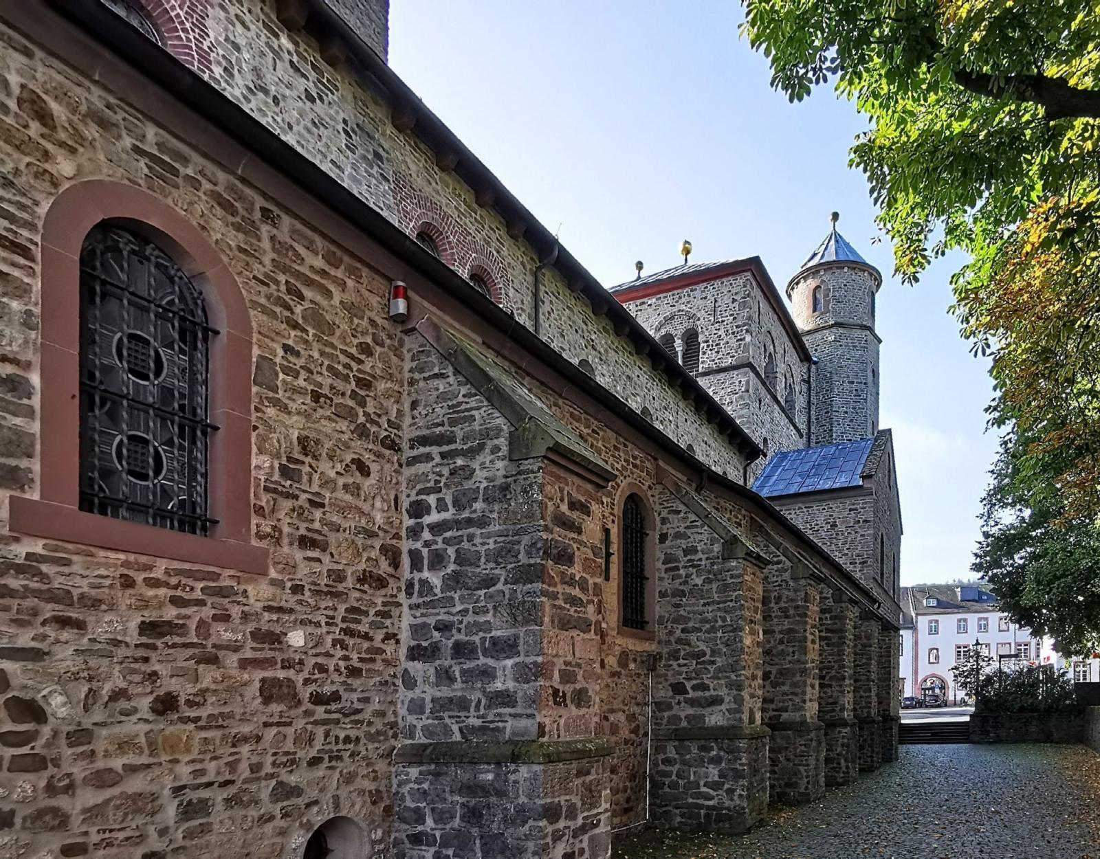Nordwestfassade St. Chrysanthus und Daria