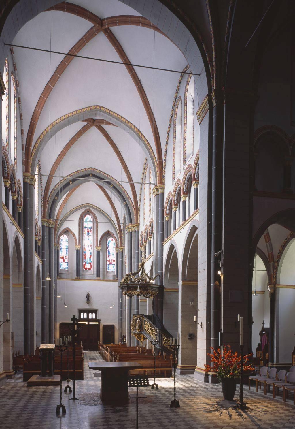 Blick in das Langhaus