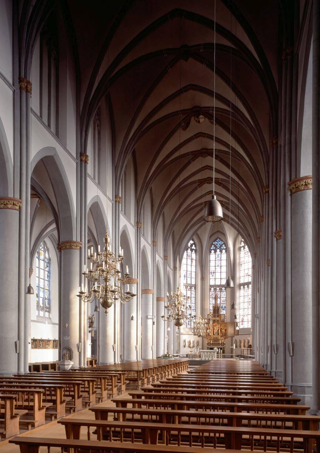 Blick in den Kircheninnenraum Richtung Osten