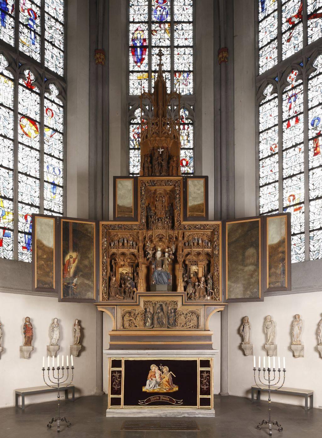 Chor mit Altar von H. Douvermann