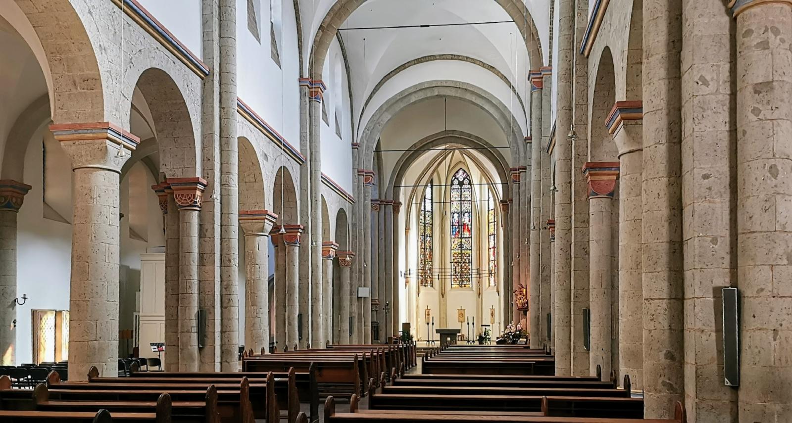 Innenansicht Langhaus mit Blick nach Osten