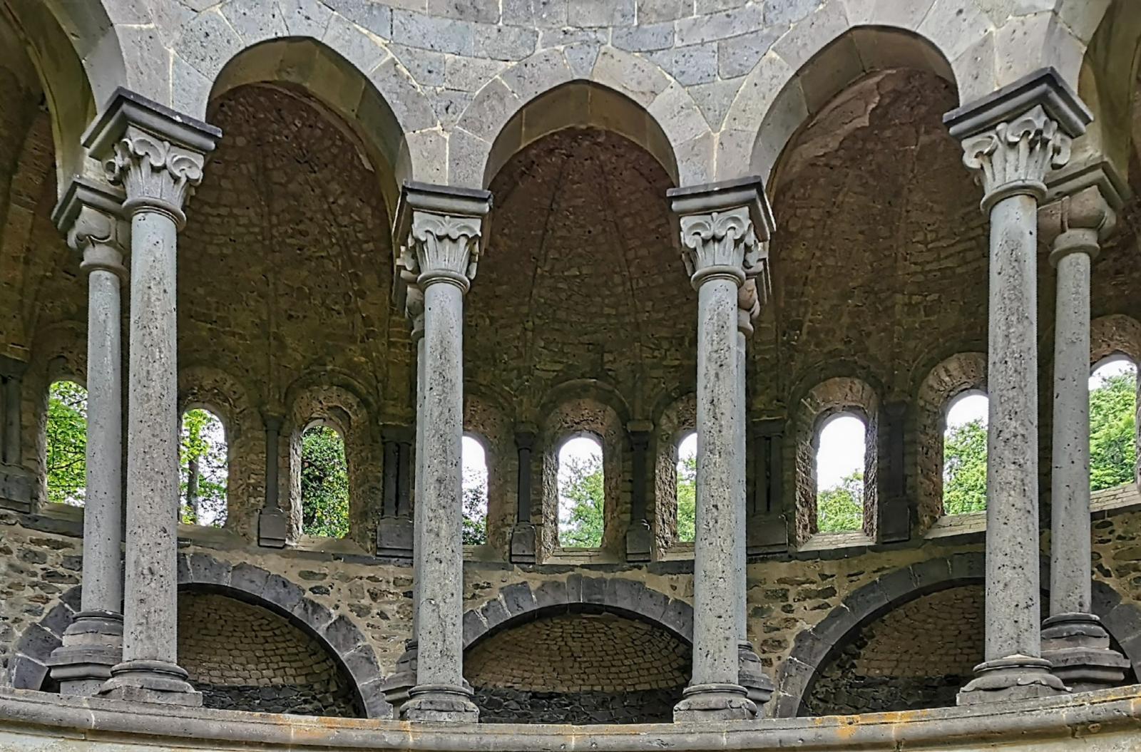 Innenansicht Kirchenruine Heisterbach