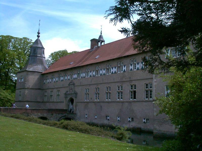 Zugang zum Hauptschloss