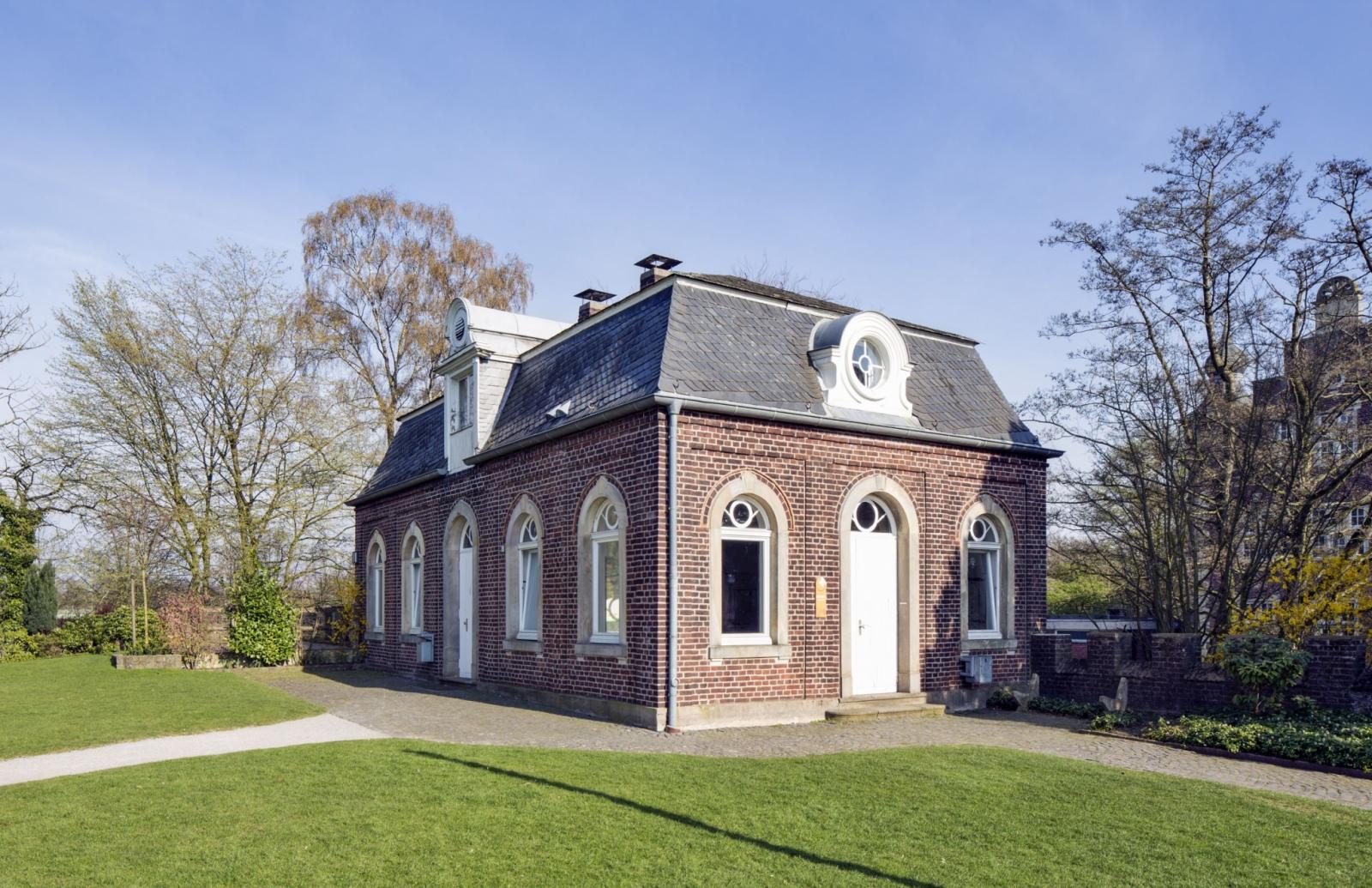 Neubarockes Gartengebäude auf der Vorinsel