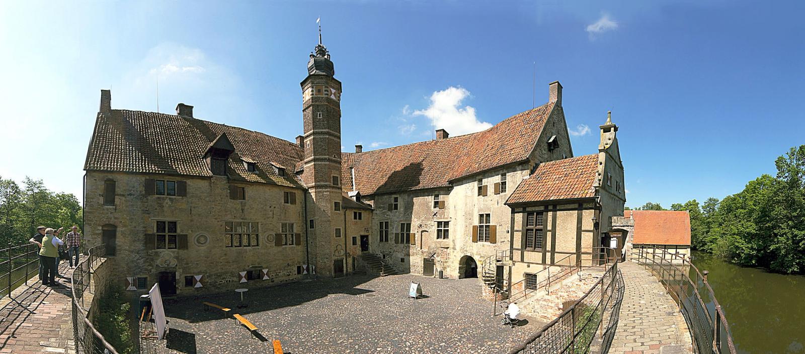 Hofseite der Kernburg