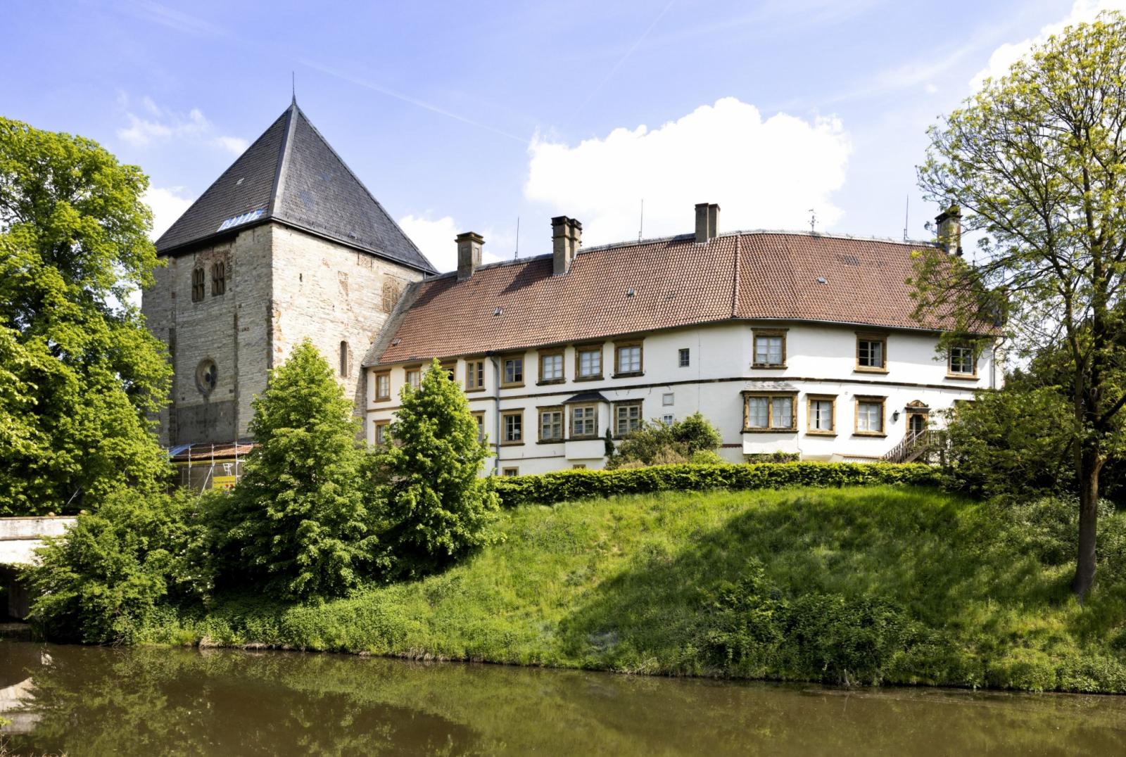 Schloss Rheda, Ansicht von Westen mit Kapellenturm
