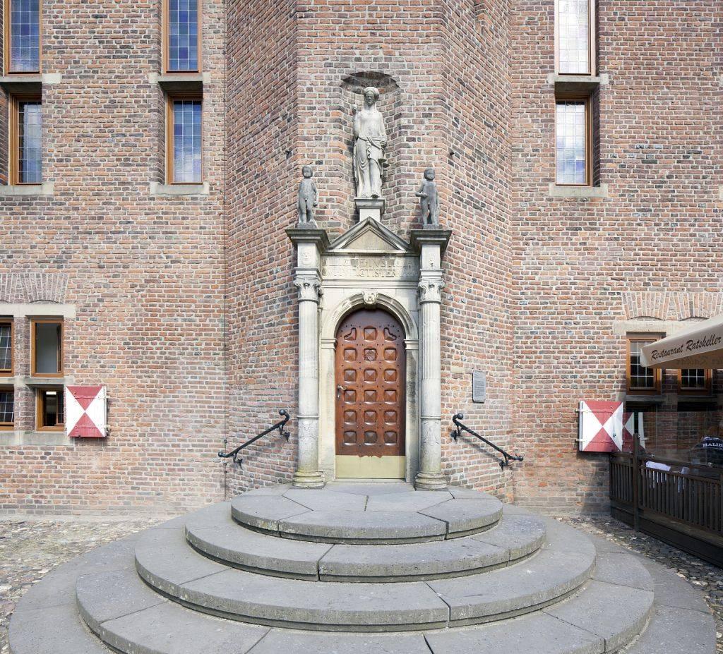 Sandsteinportal