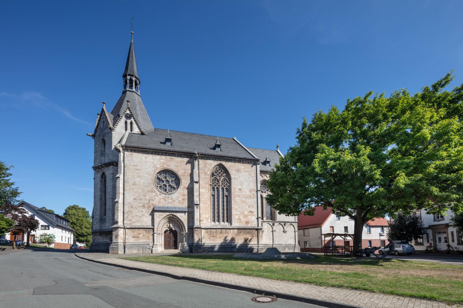 Katholische Kirche Sankt Nikolaus, Südwestansicht
