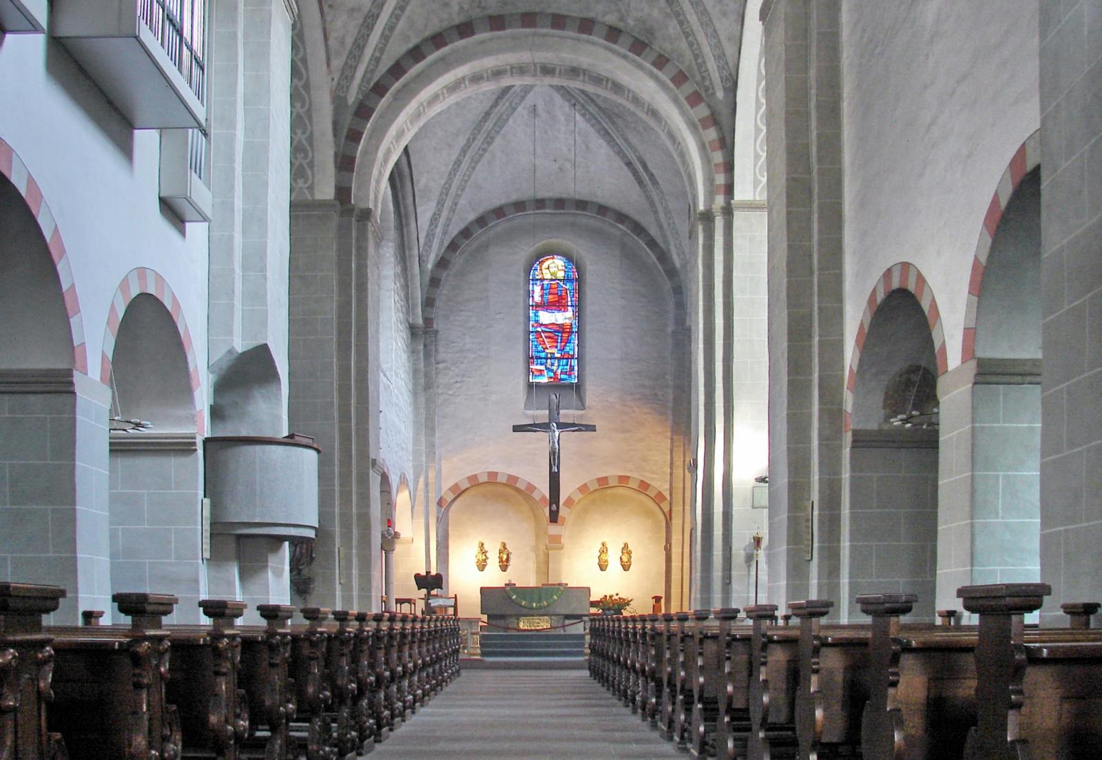 Innenansicht Gaukirche St. Ulrich in Paderborn, Blick nach Osten