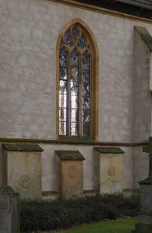 Fischblasen-Maßwerkfenster Südseite