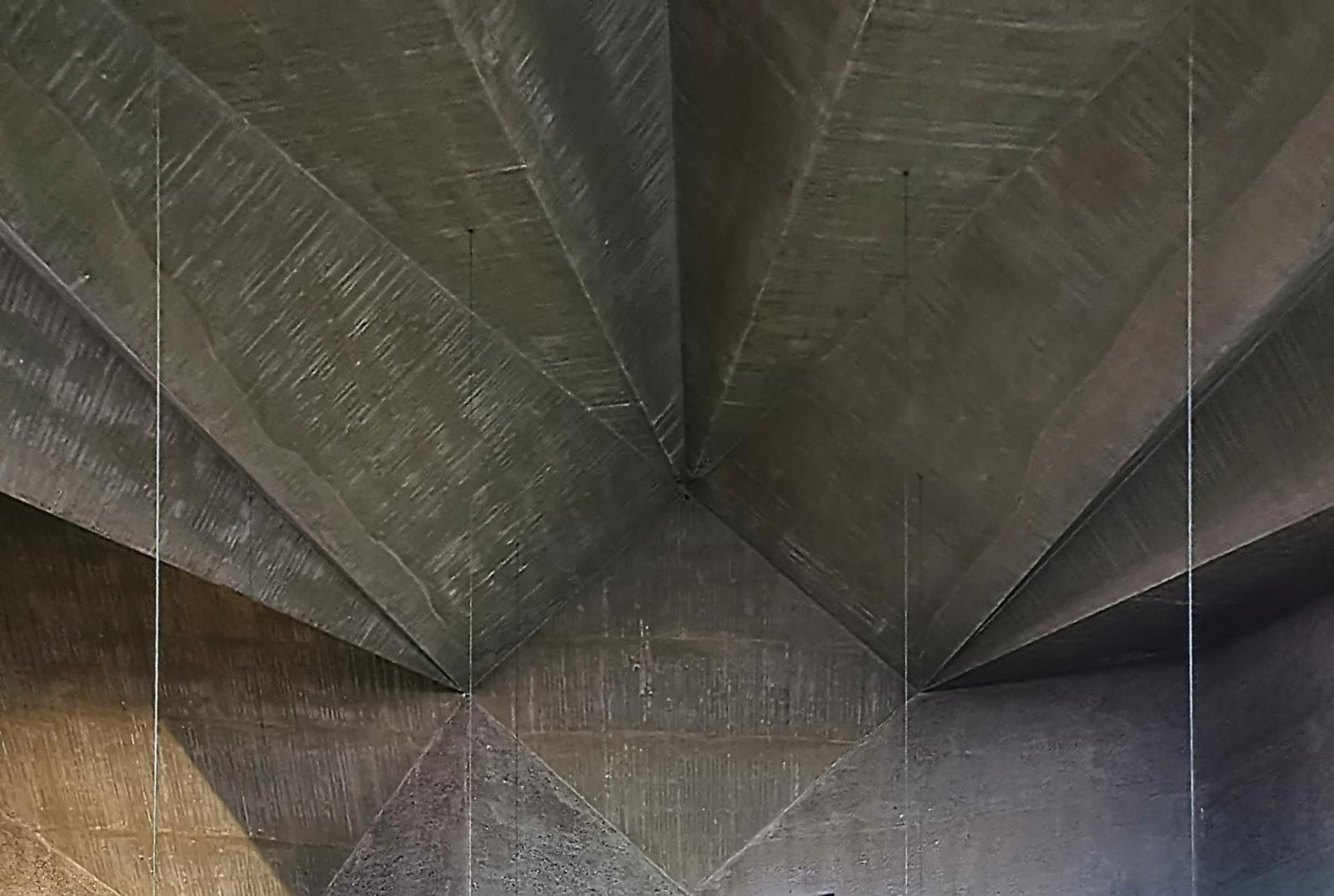 Deckenfaltwerk aus Beton