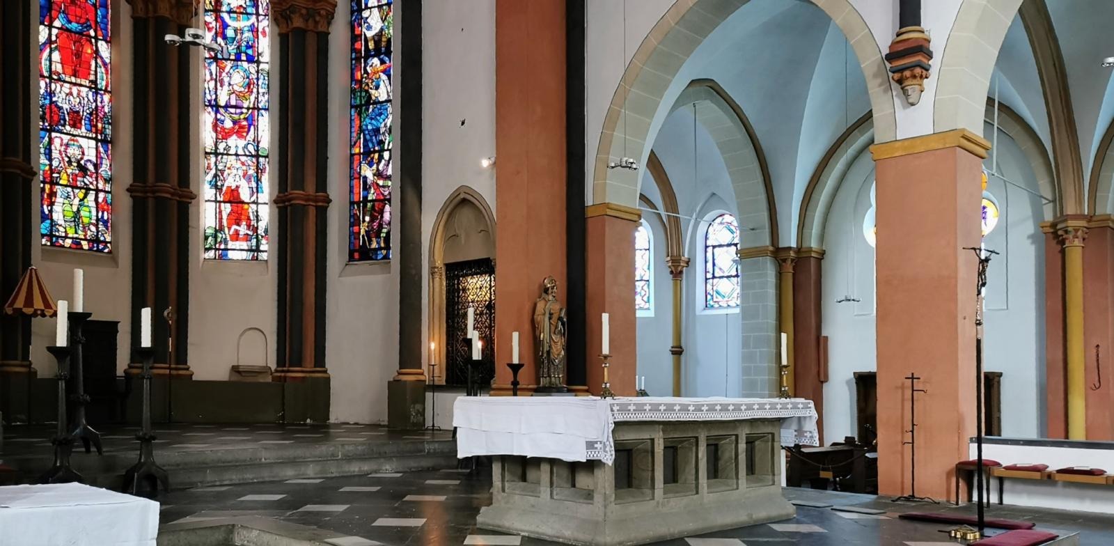 Altarbereich St. Suitbertus