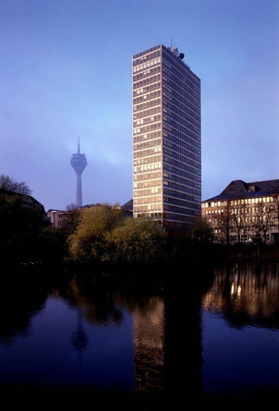 Mannesmann-Hochhaus, Ansicht von Osten