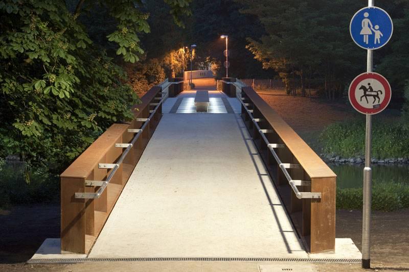 Wupperbrücke bei Dämmerung