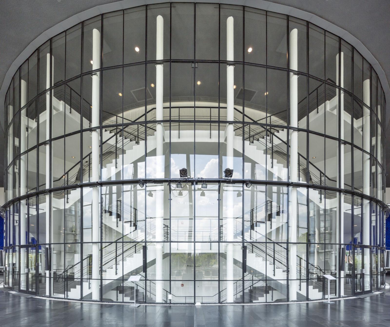 Treppenanlage im Foyer des Musiktheaters