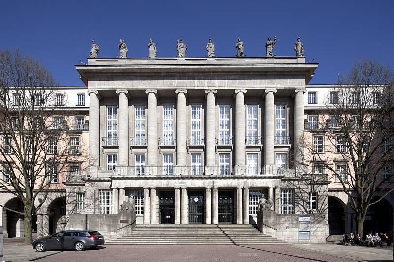 Hauptbau des Barmer Rathauses