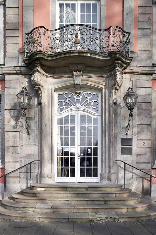 Eingang Schloss Jägerhof 
