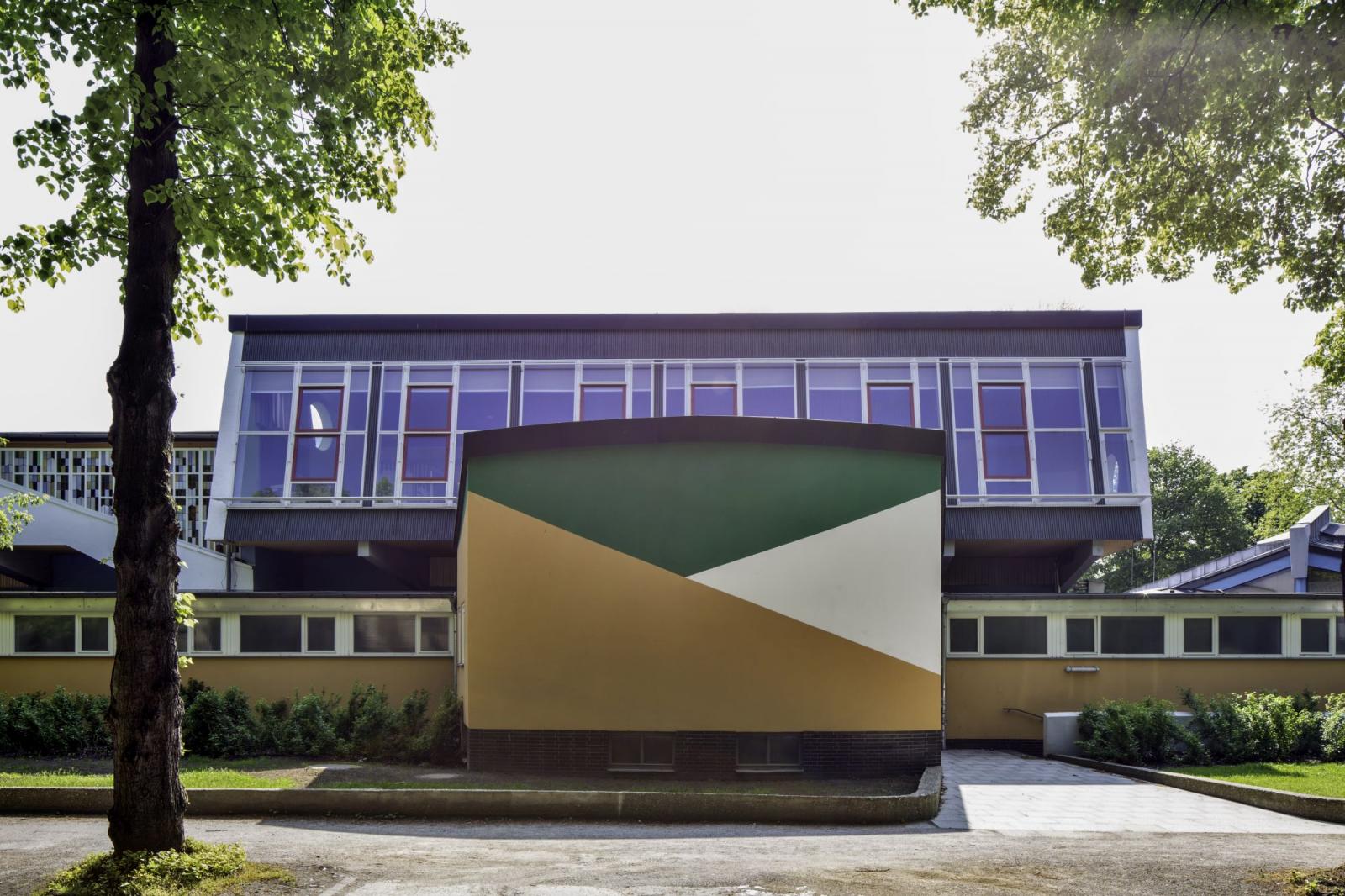Außenansicht Geschwister-Scholl-Gesamtschule nach der Sanierung