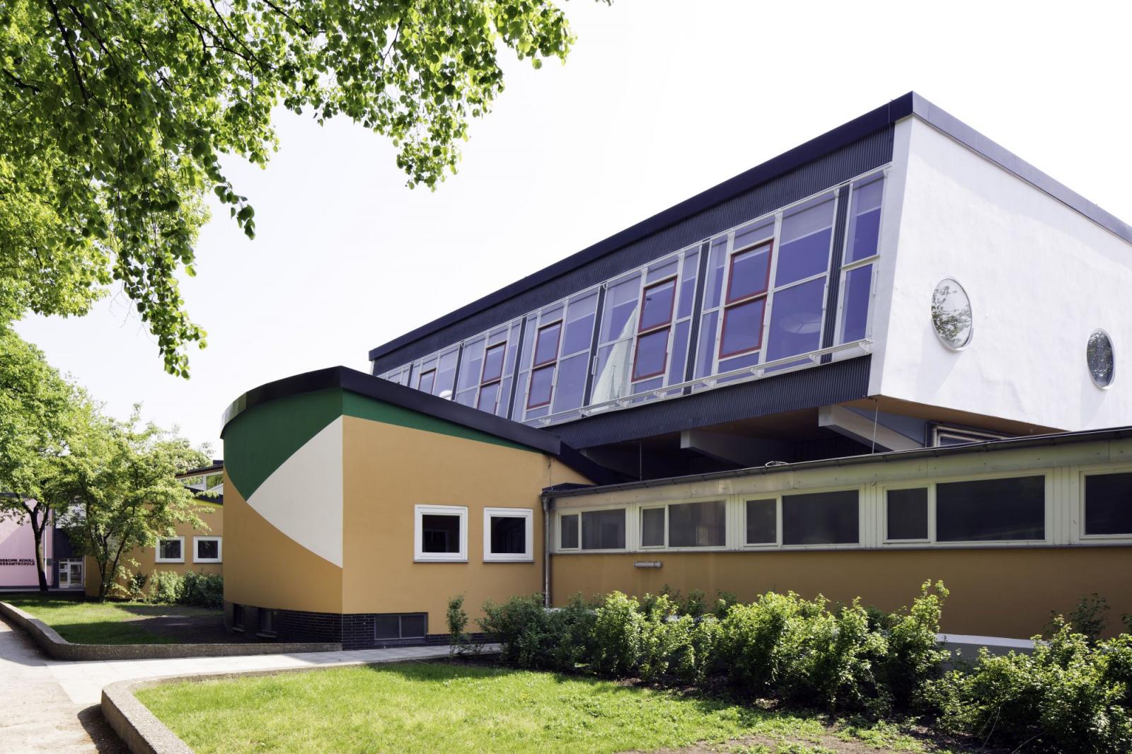 Außenansicht Geschwister-Scholl-Gesamtschule nach der Sanierung