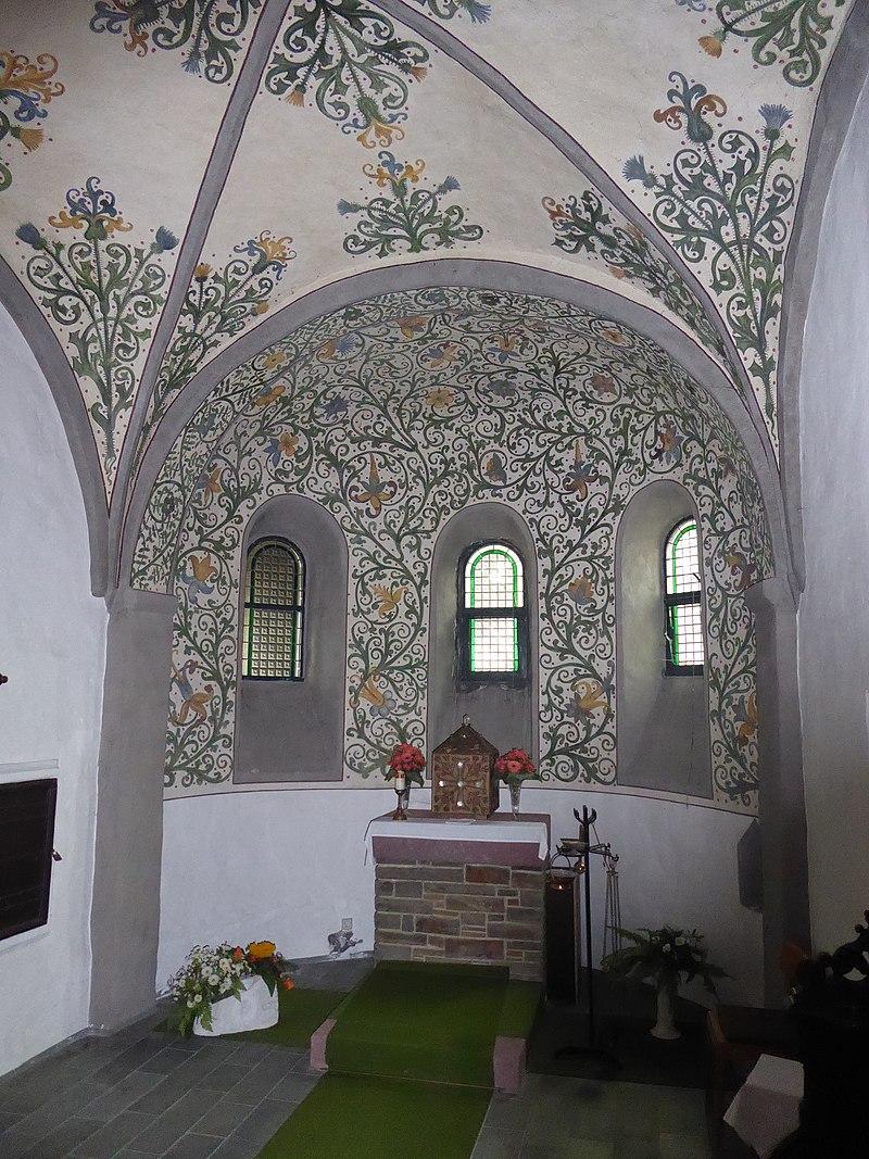 Blick in die romanische Kapelle