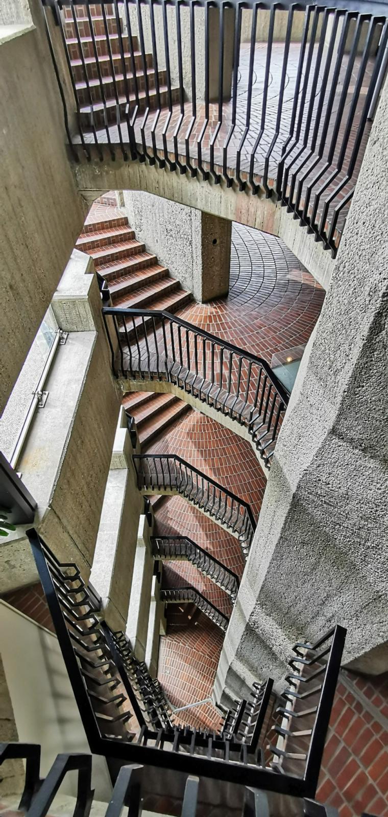 Treppenhaus, Blick ins Treppenauge