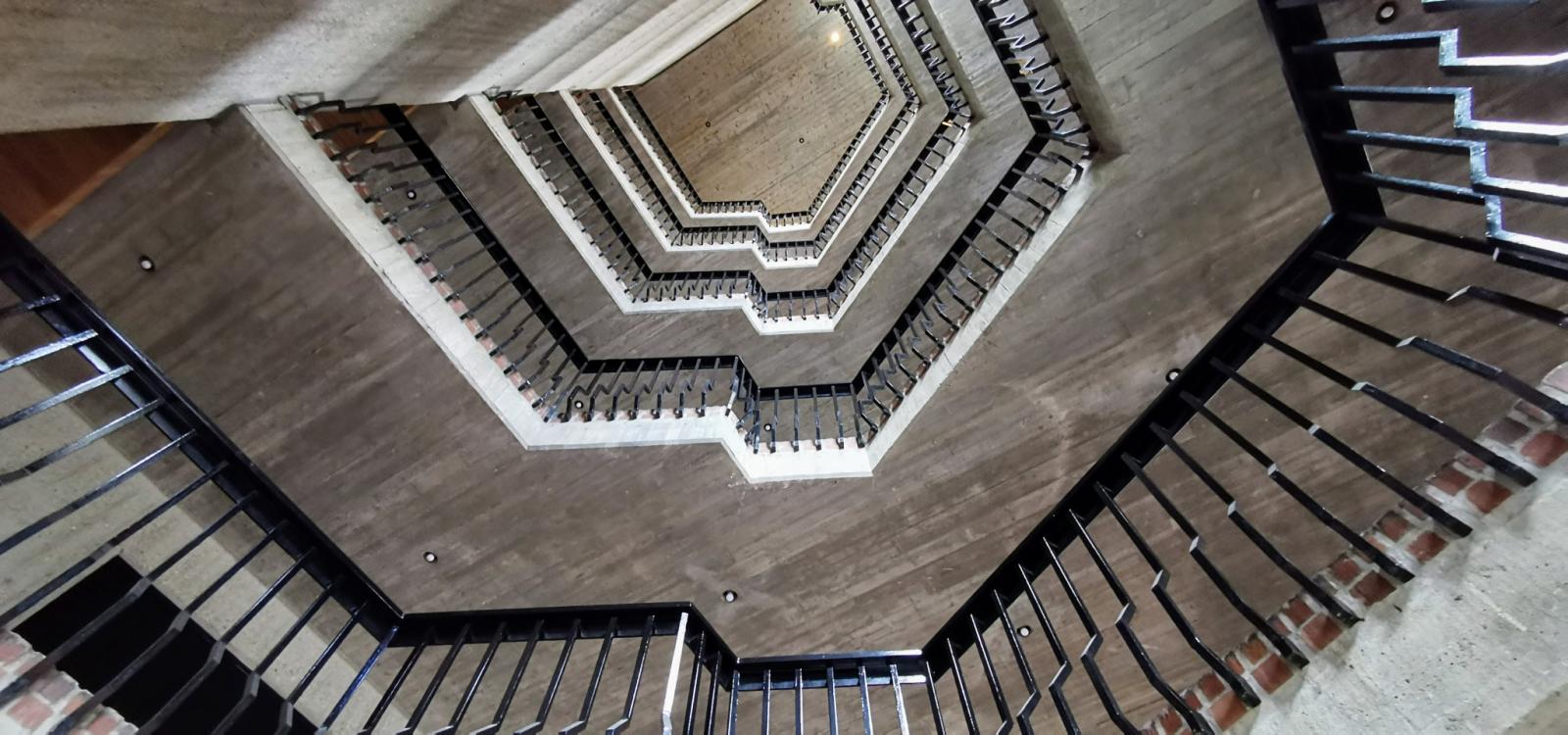 Treppenhausauge von unten