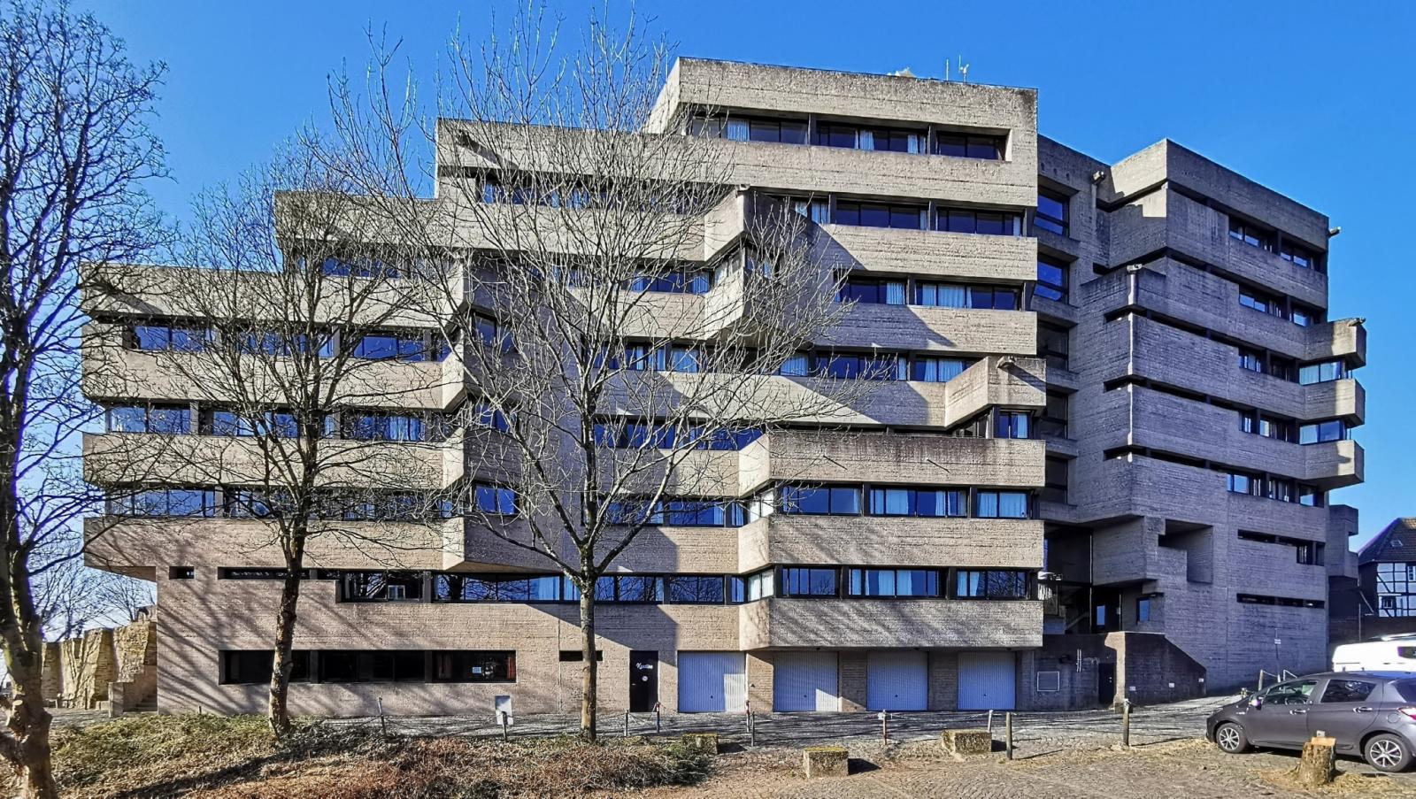 Straßenansicht Rathausbau